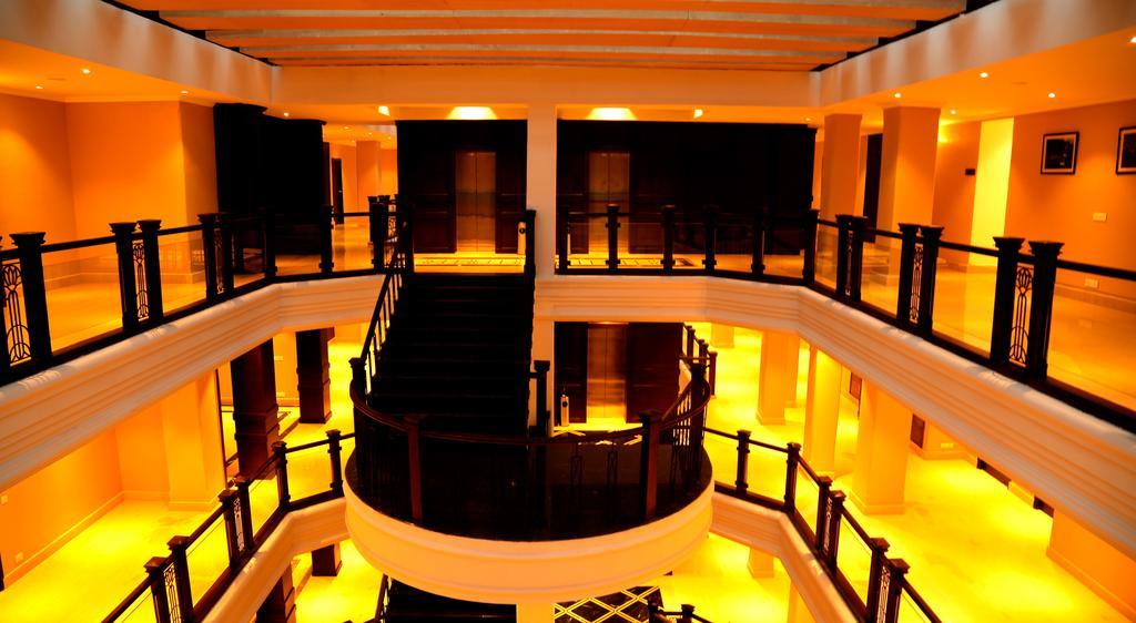 Ariya Hotel 팀부 외부 사진