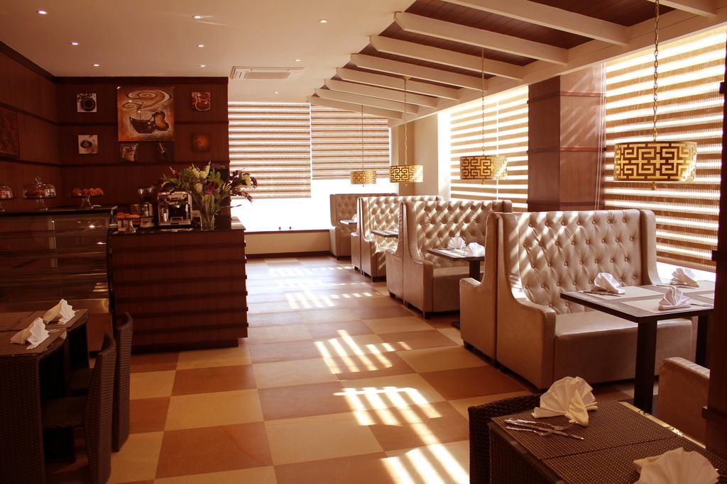 Ariya Hotel 팀부 외부 사진