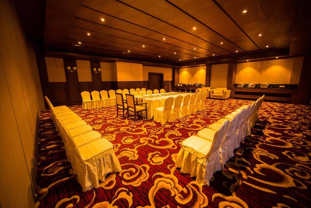 Ariya Hotel 팀부 외부 사진