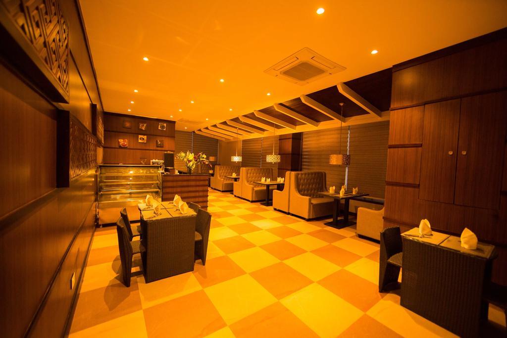 Ariya Hotel 팀부 외부 사진