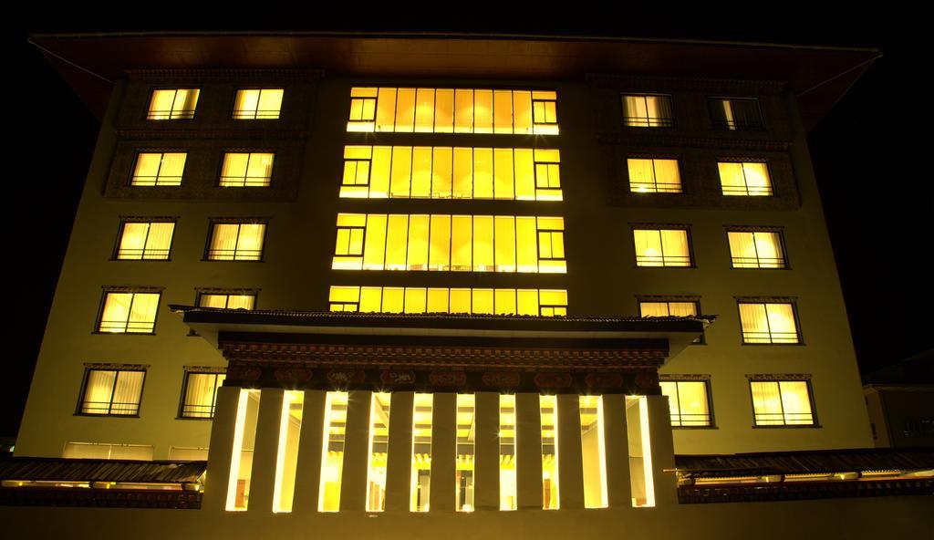 Ariya Hotel 팀부 외부 사진